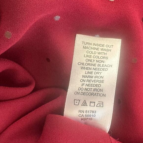 Maurices Womens Plus Size 1X Red V Neck Top 100% Polyester Silver Dotted - Picture 4 of 8